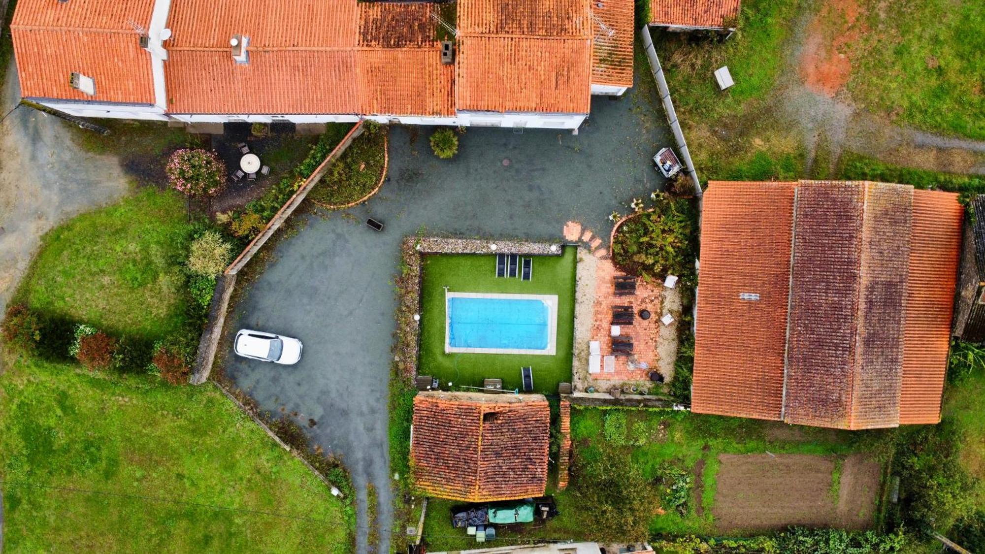 Апартаменты Domaine Des 5 Roses - Rose Rouge La Guierche Экстерьер фото
